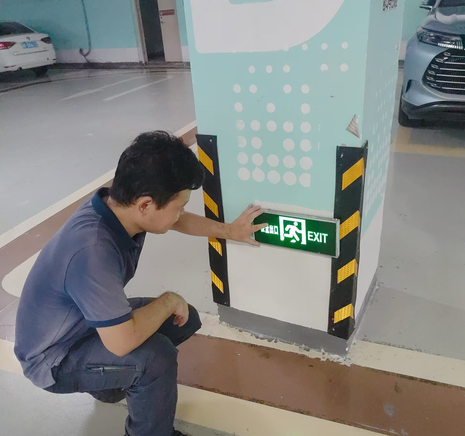 疏散指示牌检测现场